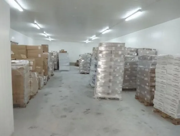 Pallet rental place storage cold room