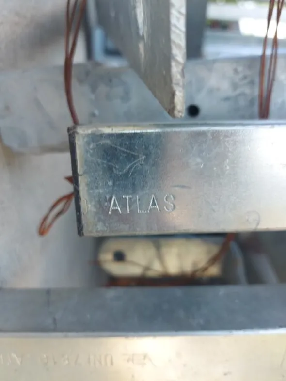 1#7889 Parapetti Atlas e Metal House