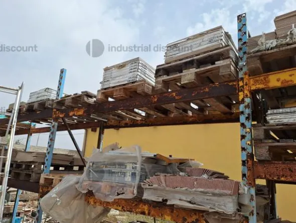 8#8706 Pavimenti e rivestimenti in pietra