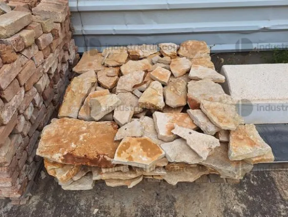 8#8706 Pavimenti e rivestimenti in pietra