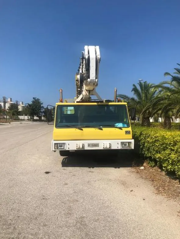 1#4554 Piattaforma aerea autocarrata Cella Liftlel 650 SPJ