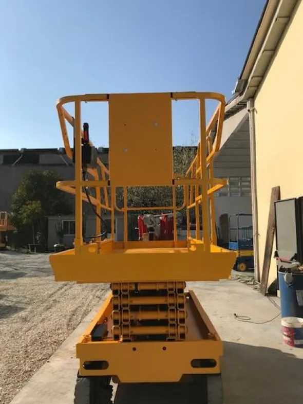 1#4058 Piattaforma aerea verticale a pantografo Haulotte Compact 12