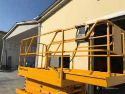 1#4058 Piattaforma aerea verticale a pantografo Haulotte Compact 12