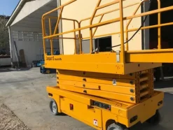 1#4058 Piattaforma aerea verticale a pantografo Haulotte Compact 12