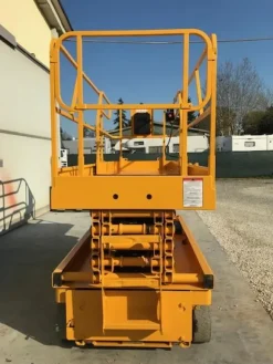 1#4058 Piattaforma aerea verticale a pantografo Haulotte Compact 12