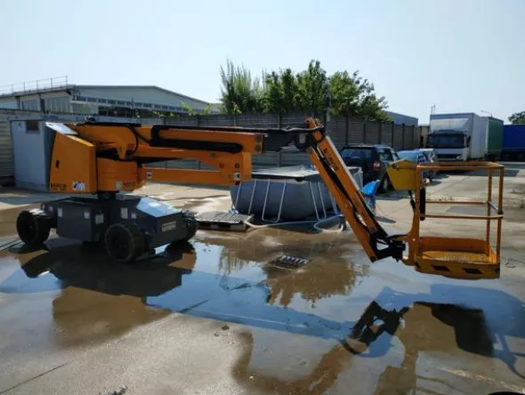 3#4333 Piattaforma articolata Haulotte HA 15 IP