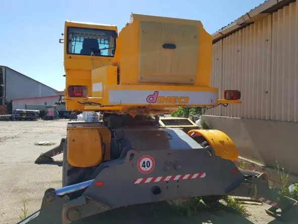 82#4479 Piattaforma elevatrice