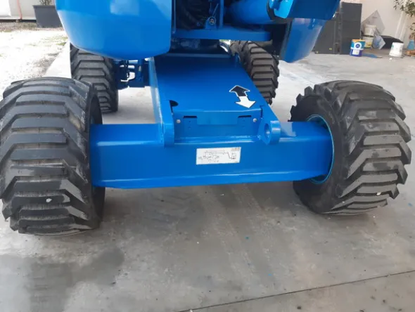 1#4873 Piattaforma semovente JLG 450 AJ