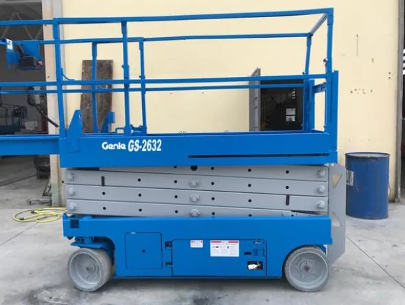 1#4341 Piattaforma verticale a pantografo a forbice a libro Genie GS 2632