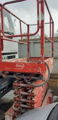 6#4679 Piattaforma verticale a pantografo JLG