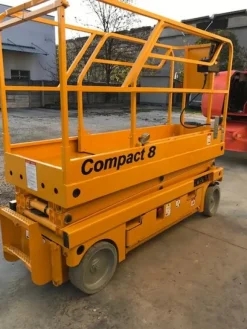 1#5755 Piattaforma verticale Haulotte Compact
