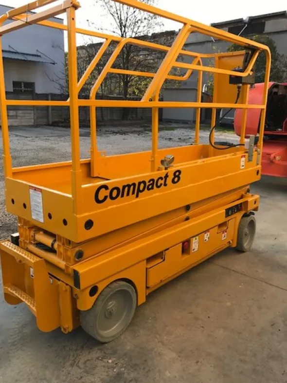 1#5755 Piattaforma verticale Haulotte Compact