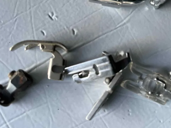 10 piedini per macchine da cucire zig zag Refrey