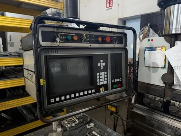 2#8948 Piegatrice CNC Schiavi