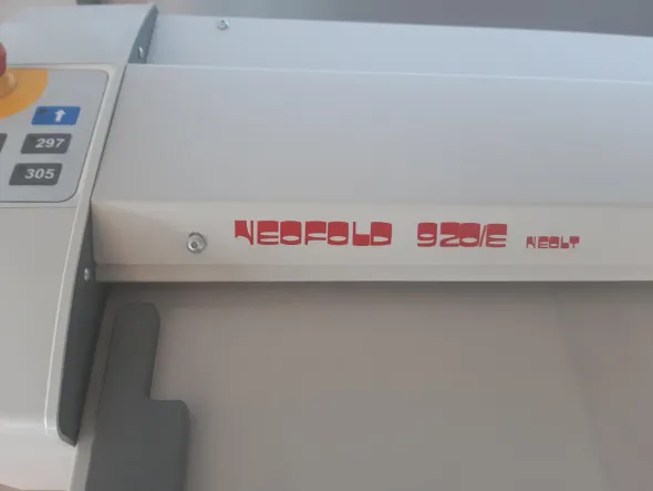 PIEGATRICE ELETTRICA GRANDE FORMATO NEOFOLD 920/E
