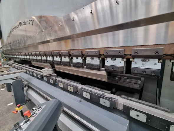 Piegatrice lamiera HPM Mod Spyder 6100 mm x 500 ton