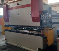 Piegatrice lamiera Imal Mod 3100 mm x 115 ton