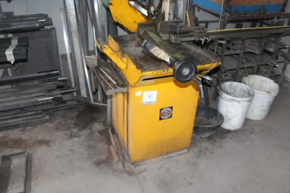 6#5644 Piegatrice meccanica Romea e sega a nastro Thomas