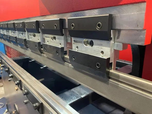 Piegatrice usata Schiavi HFB 80-2000 cnc 4 assi