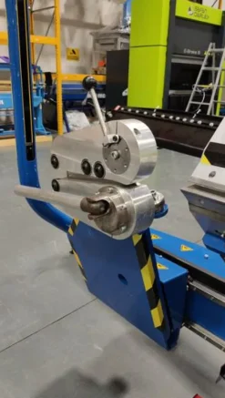 1#4562 Piegatrice Variobend a doppia bandiera semiautomatica