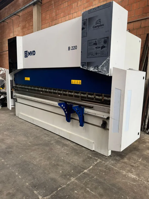Piegatrice 4100x220 Ton CNC 6 assi nuova
