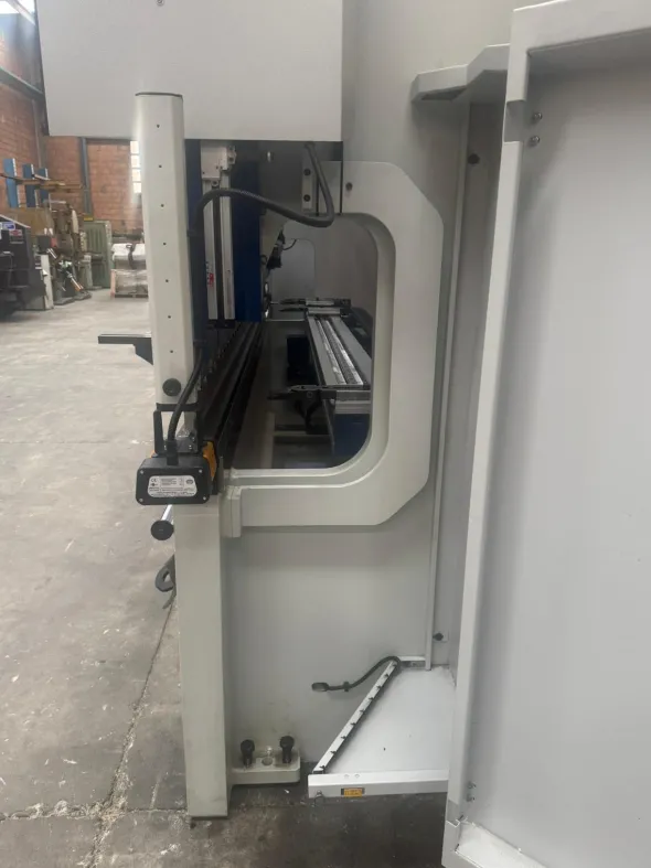 Piegatrice 4100x220 Ton CNC 6 assi nuova