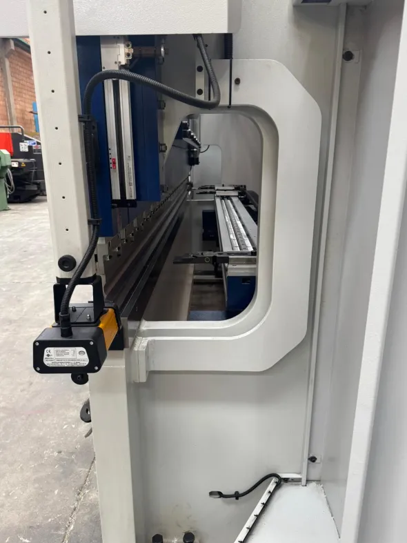 Piegatrice 4100x220 Ton CNC 6 assi nuova