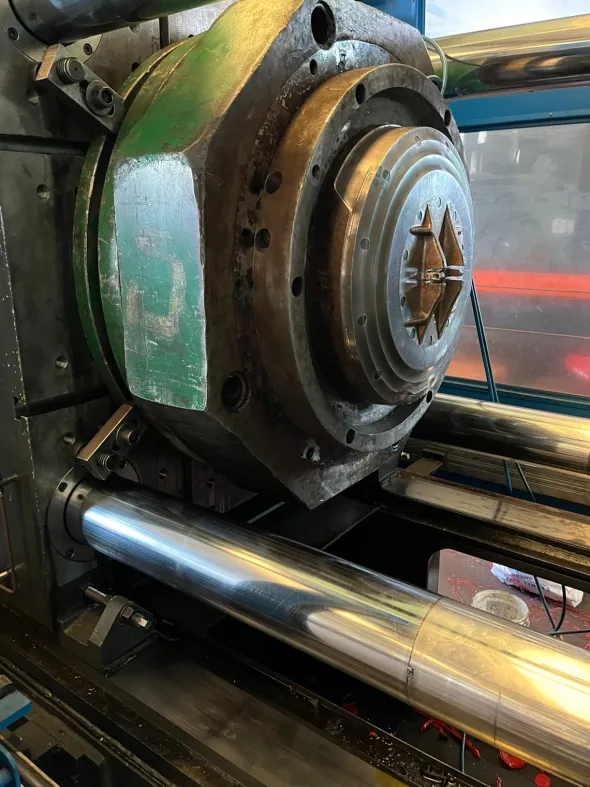 PLASTIC METAL