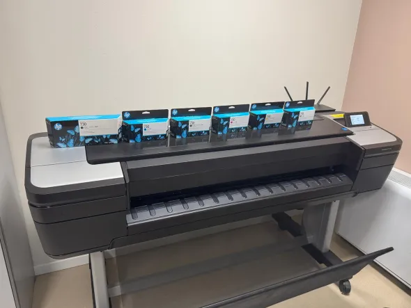 Plotter hp design jet t 1700 + kit cartucce