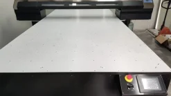 Plotter in piano Roland Ej-640 su banco Smartcolor
