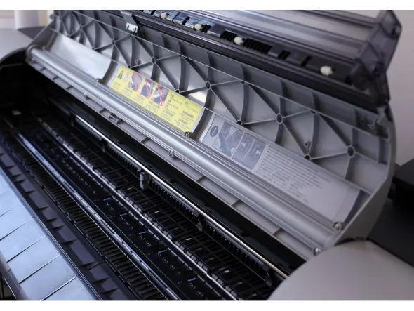 Plotter stampa professionale Canon iPF8400s