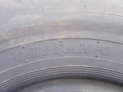 5#8375 Pneumatici TITAN