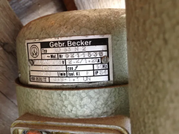 POMPA VUOTO – ASP. CANALE LATERALE BECKER –(POM-25)