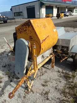 Pompe Spitz Bunker 38 & Puzmeister Per Calcestruzzo