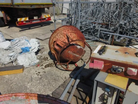 2#6230 Ponteggi e materiale per edilizia