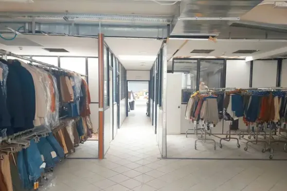 #21352 Porzione di capannone su due livelli
