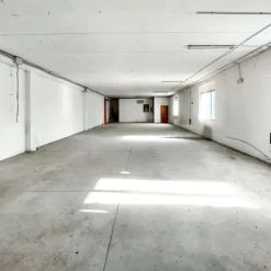 #23329 Porzione di fabbricato industriale al piano primo con rampa carrabile
