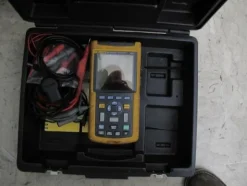 2#3076 Prese Palazzoli e spinotti elettrici