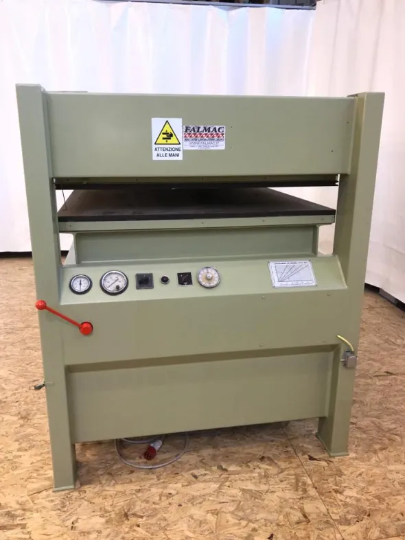 909-1232Pressa a caldo marca Kolmag