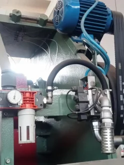 Pressa a collo di cigno a frizione OMC 60TONN