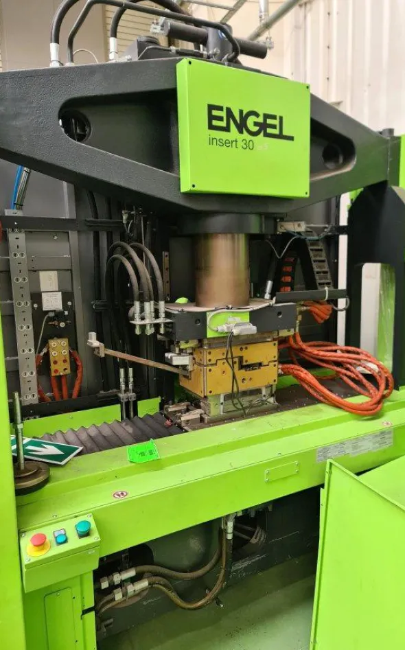 Pressa a iniezione ENGEL INSERT 60H/30 SHUTTLE