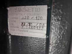 7#7556 Pressa a iniezione Sandretto