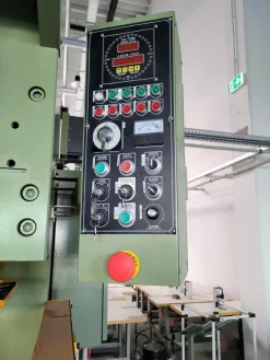 Pressa eccentrica SINO NCP 160