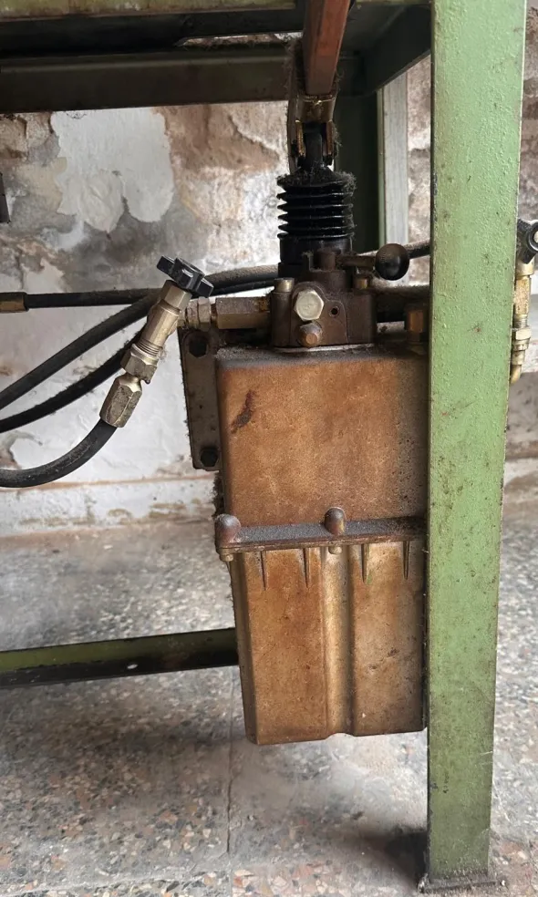 Pressa idraulica manuale