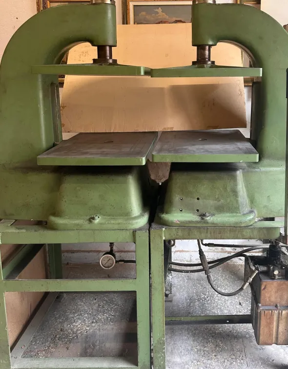 Pressa idraulica manuale