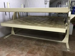 Pressa idraulica per materassi