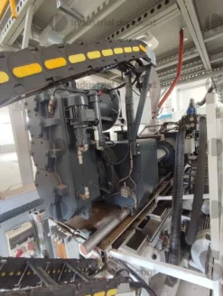 1#10039 Pressa iniezione Sacmi, stampo sacmi e robot di scarico Sytrama