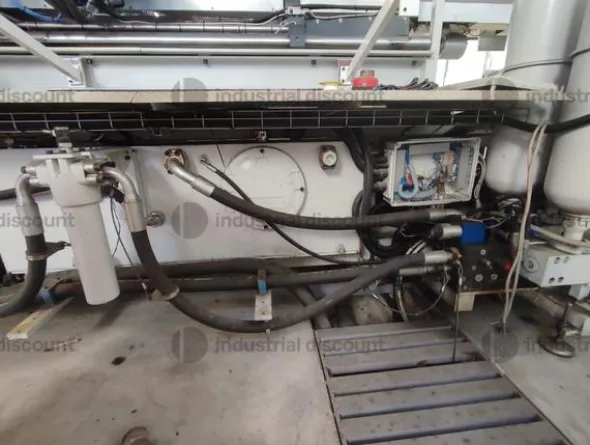 1#10039 Pressa iniezione Sacmi, stampo sacmi e robot di scarico Sytrama