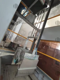 1#10039 Pressa iniezione Sacmi, stampo sacmi e robot di scarico Sytrama