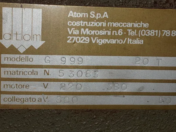 Pressa per cuoio e tessuti